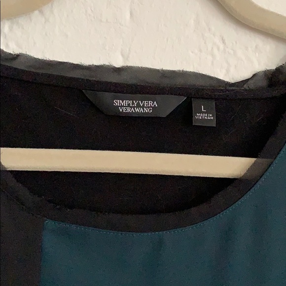 Short sleeve blouse - Picture 2 of 3